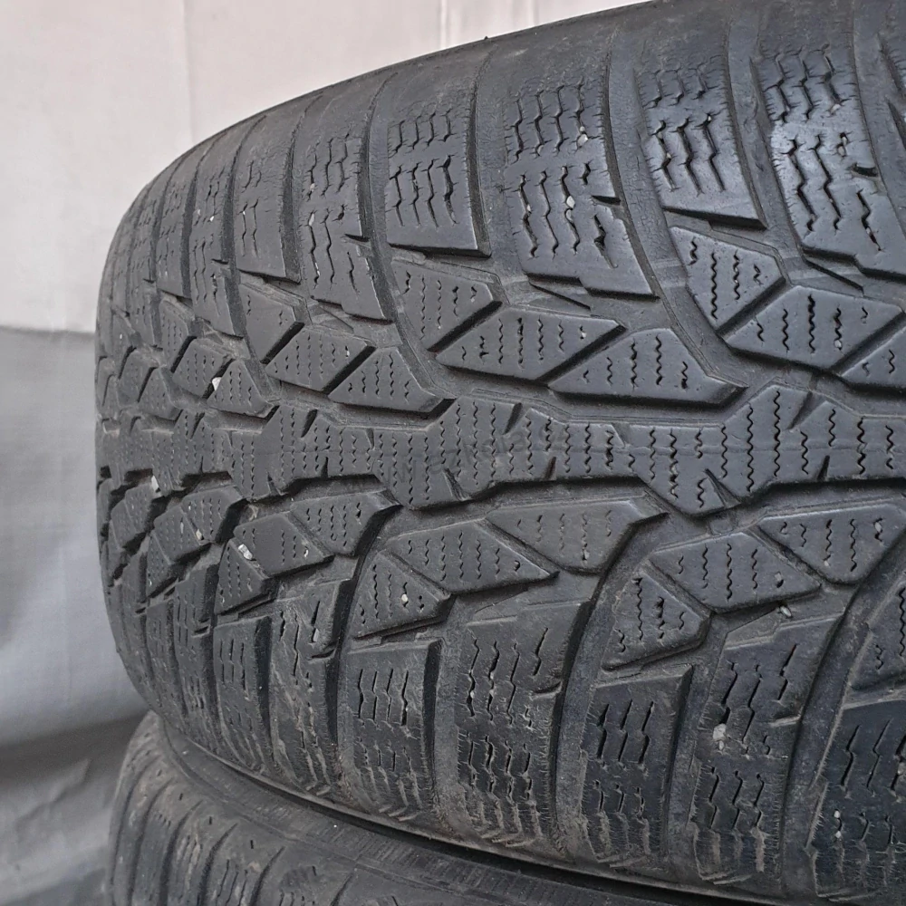 Zimní pneumatiky Nokian 195/60 R16 č. AP277