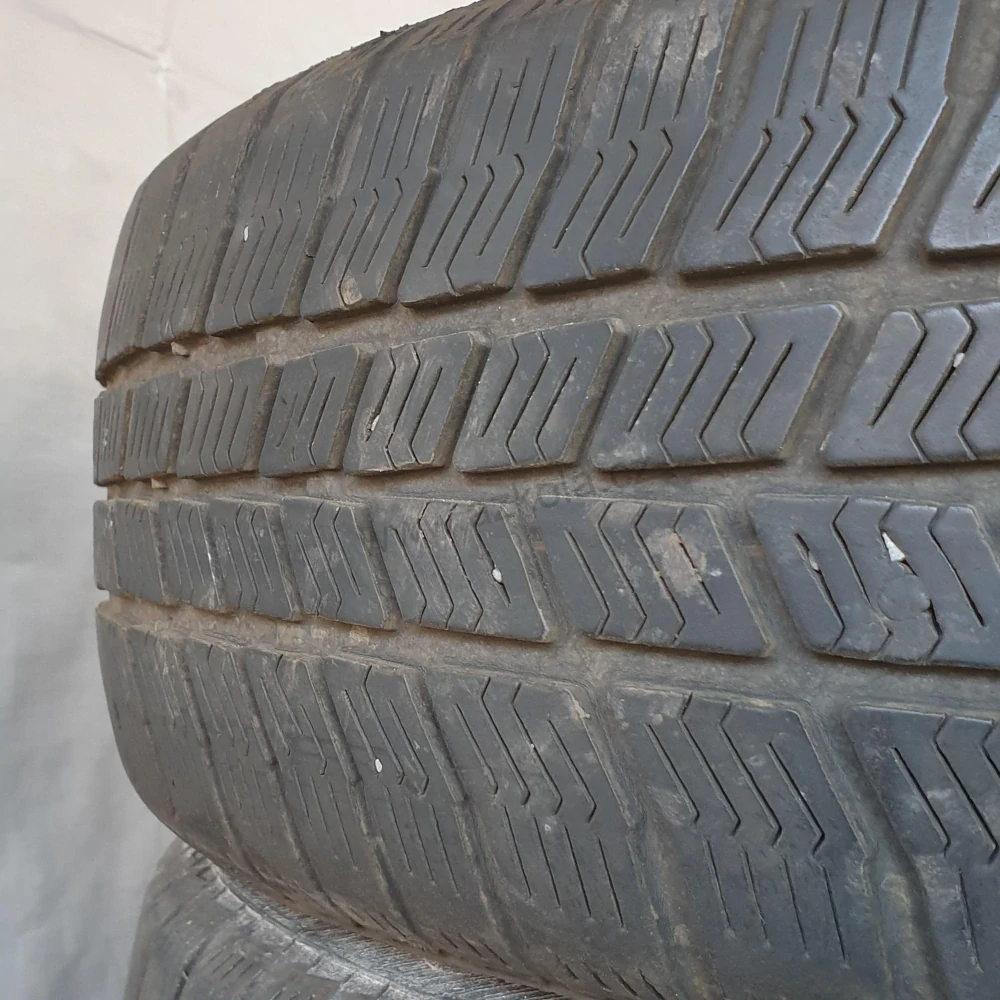 Zimní pneumatiky Barum 185/60 R15 č. AP259