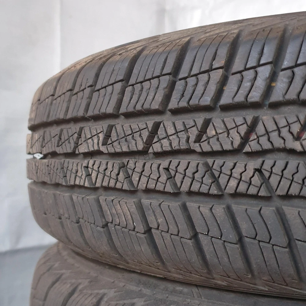 Zimní pneumatiky Barum 145/70 R13 č. AP255