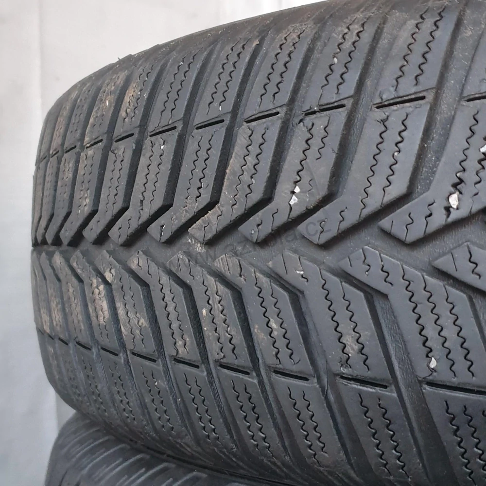 Zimní pneumatiky Vredestein 175/65 R14 č. AP254
