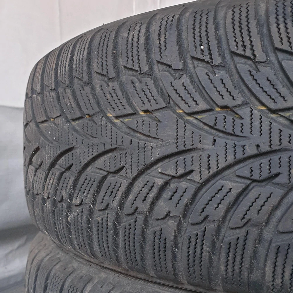 Zimní pneumatiky Nokian 195/65 R15 č. AP249