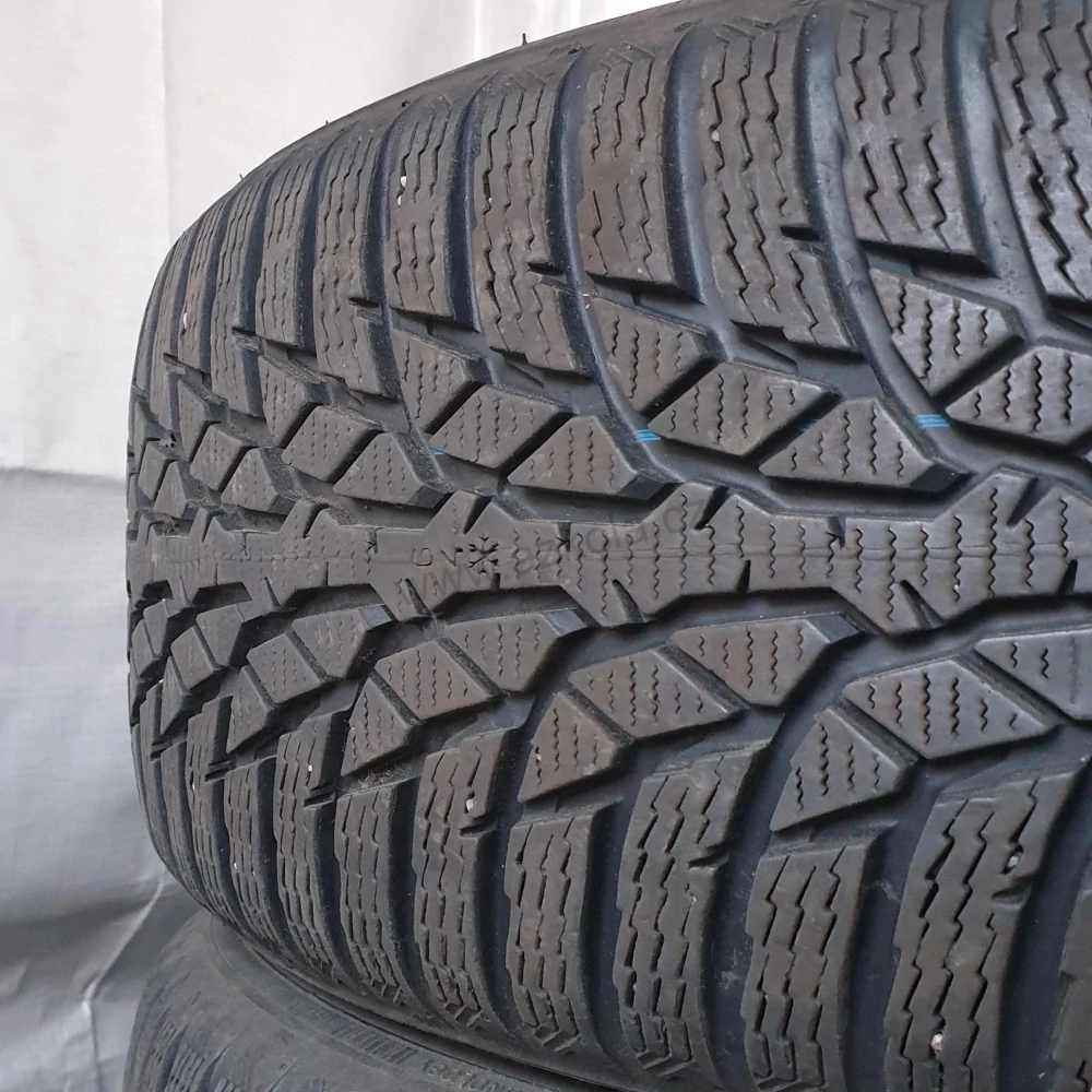 Zimní pneumatiky Nokian 205/55 R16 č. AP246