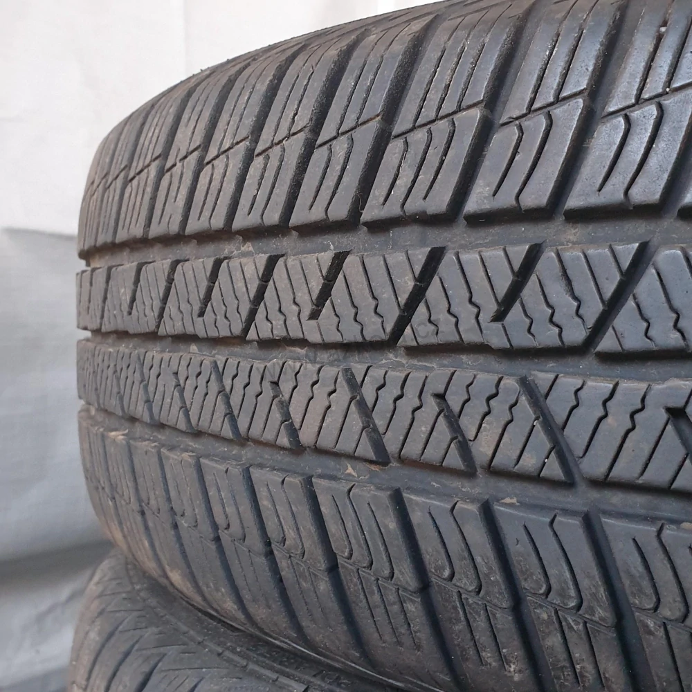 Zimní pneumatiky Barum 195/60 R16 č. AP245
