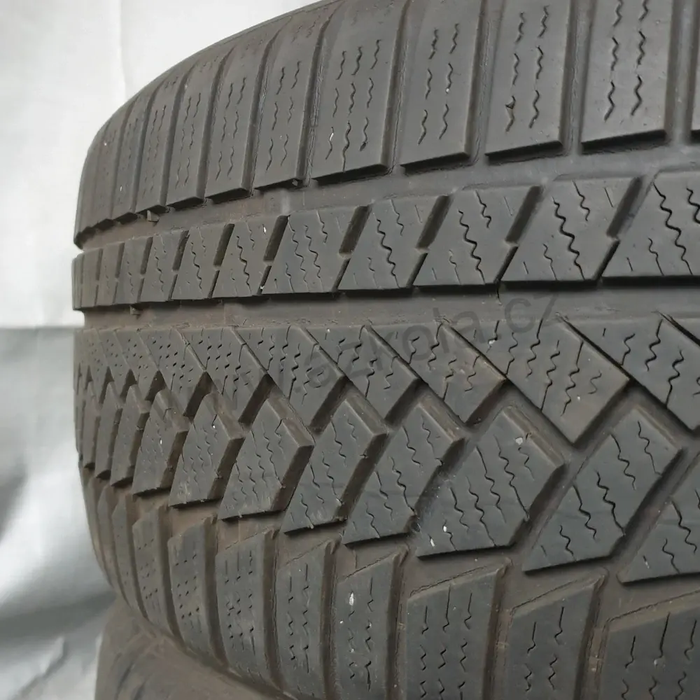 Zimní pneumatiky Continental 235/55 R17 č. AP244