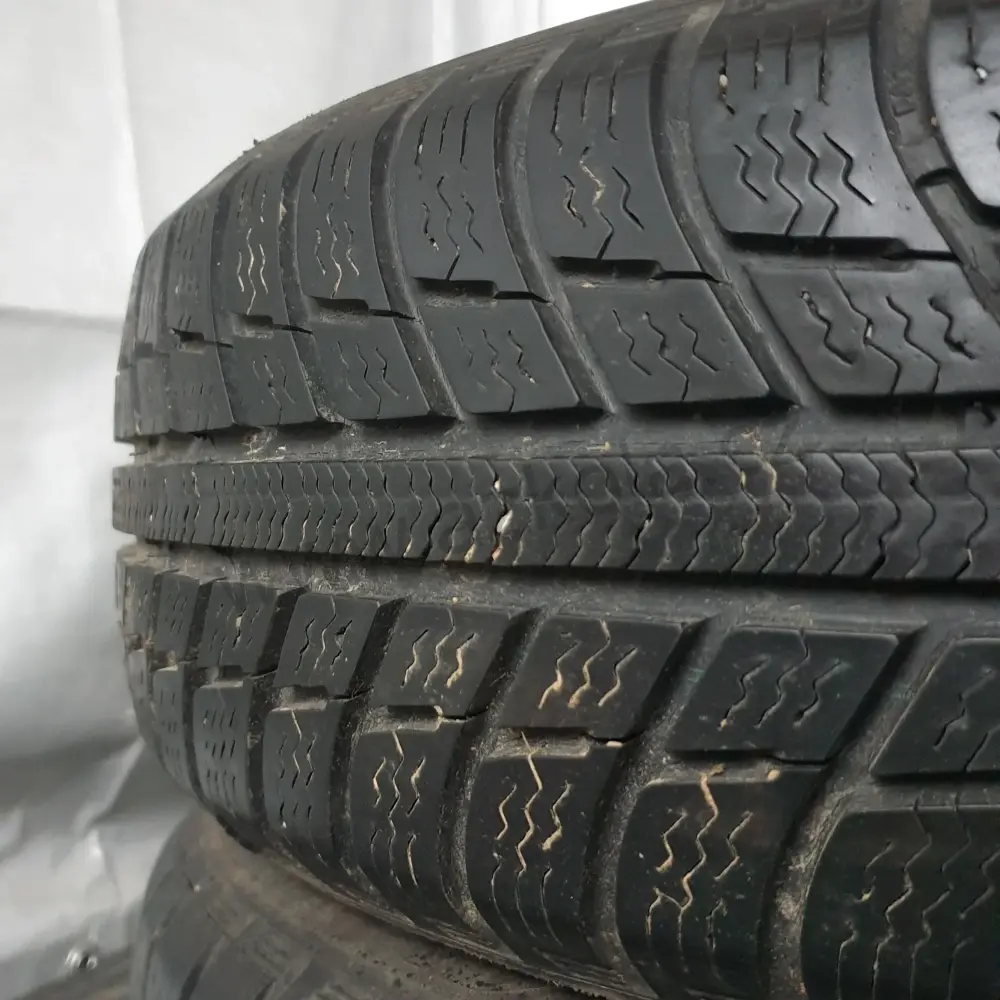 Zimní pneumatiky Michelin 175/65 R15 č. AP237
