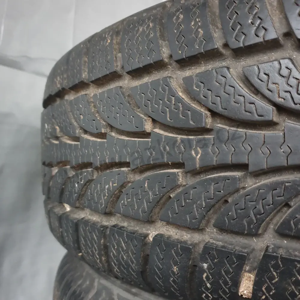 Zimní pneumatiky Minerva 215/70 R16 č. AP236