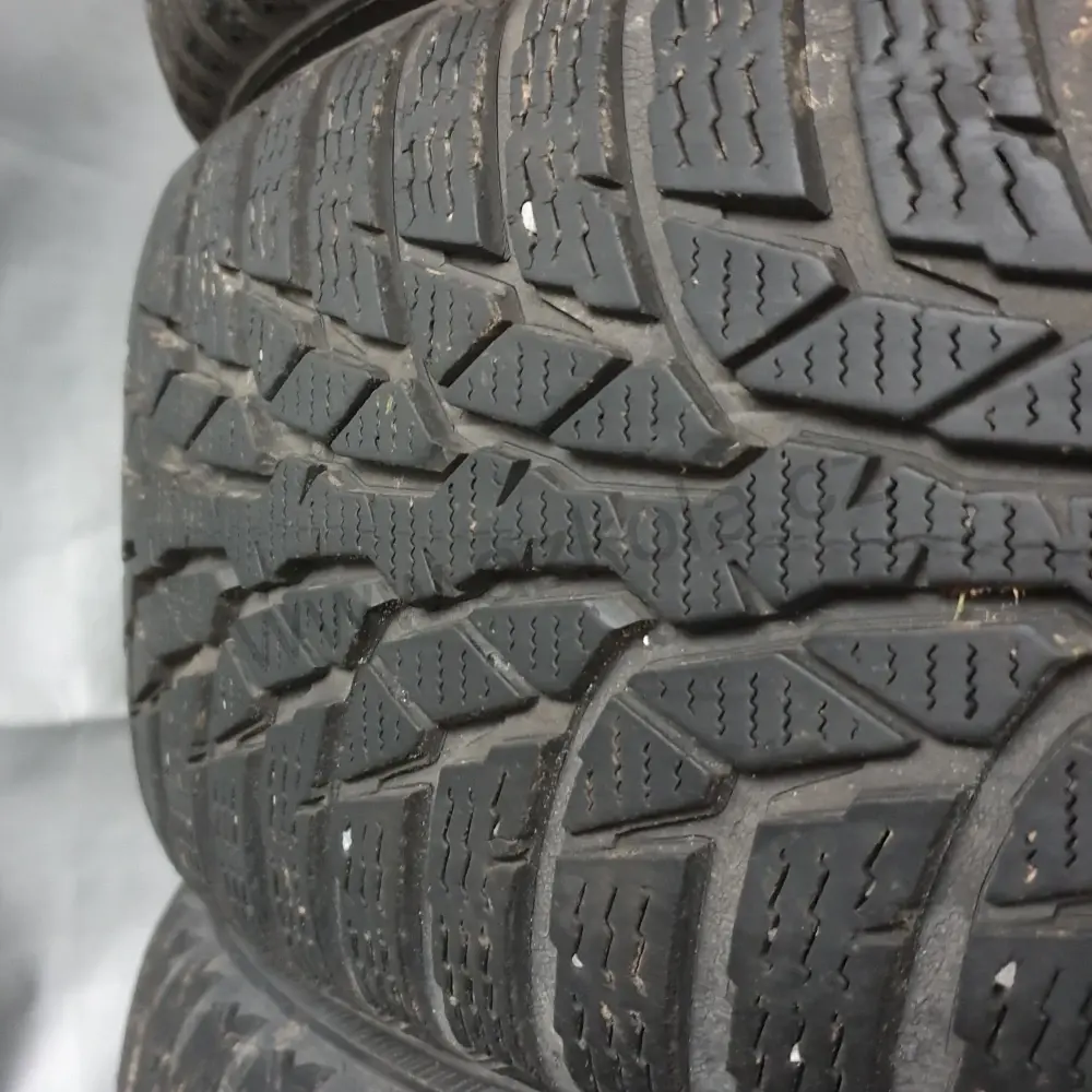 Zimní pneumatiky Barum 185/60 R15 č. AP230