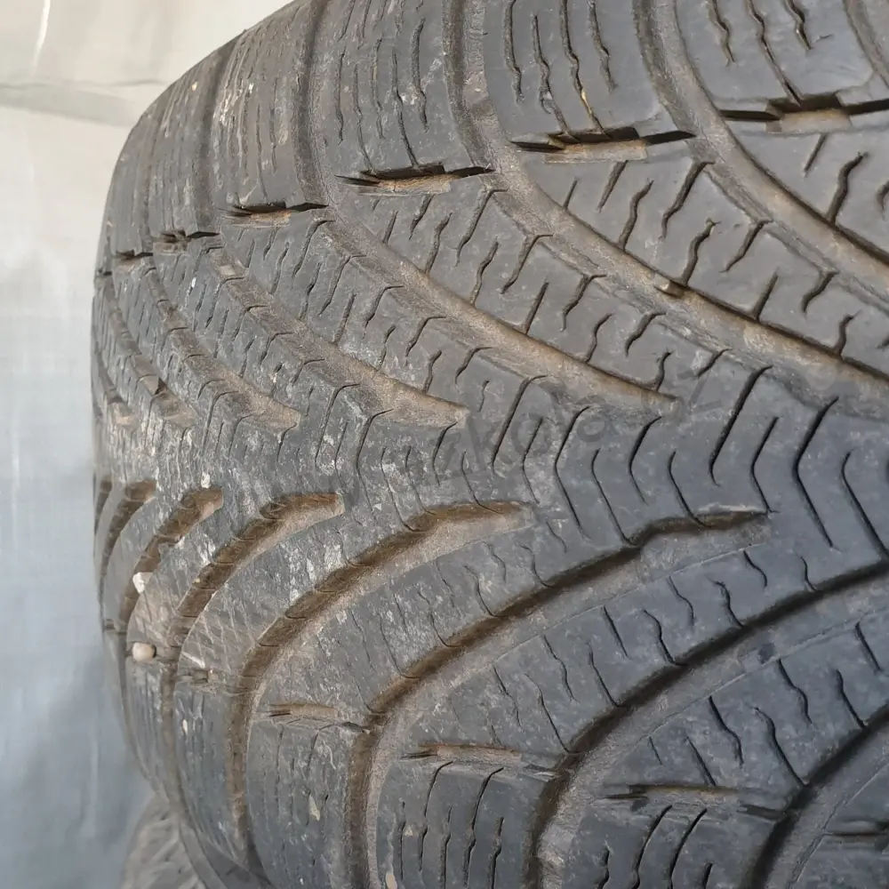 Zimní pneumatiky BDGoodrich 205/60 R16 č. AP173