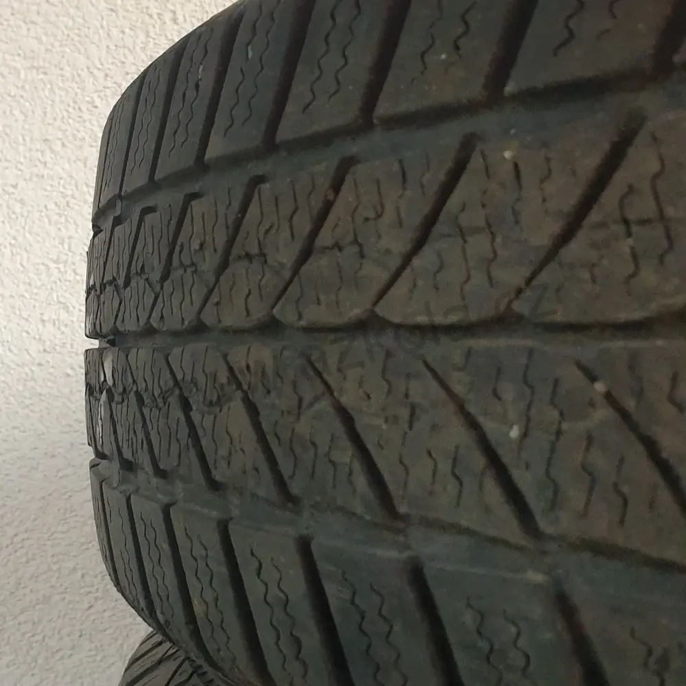 Zimní pneumatiky Barum 175/70 R14 č. AP105
