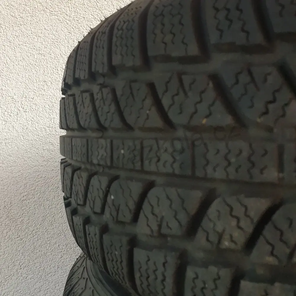 Zimní pneumatiky Evergreen 185/65 R15 č. AP104