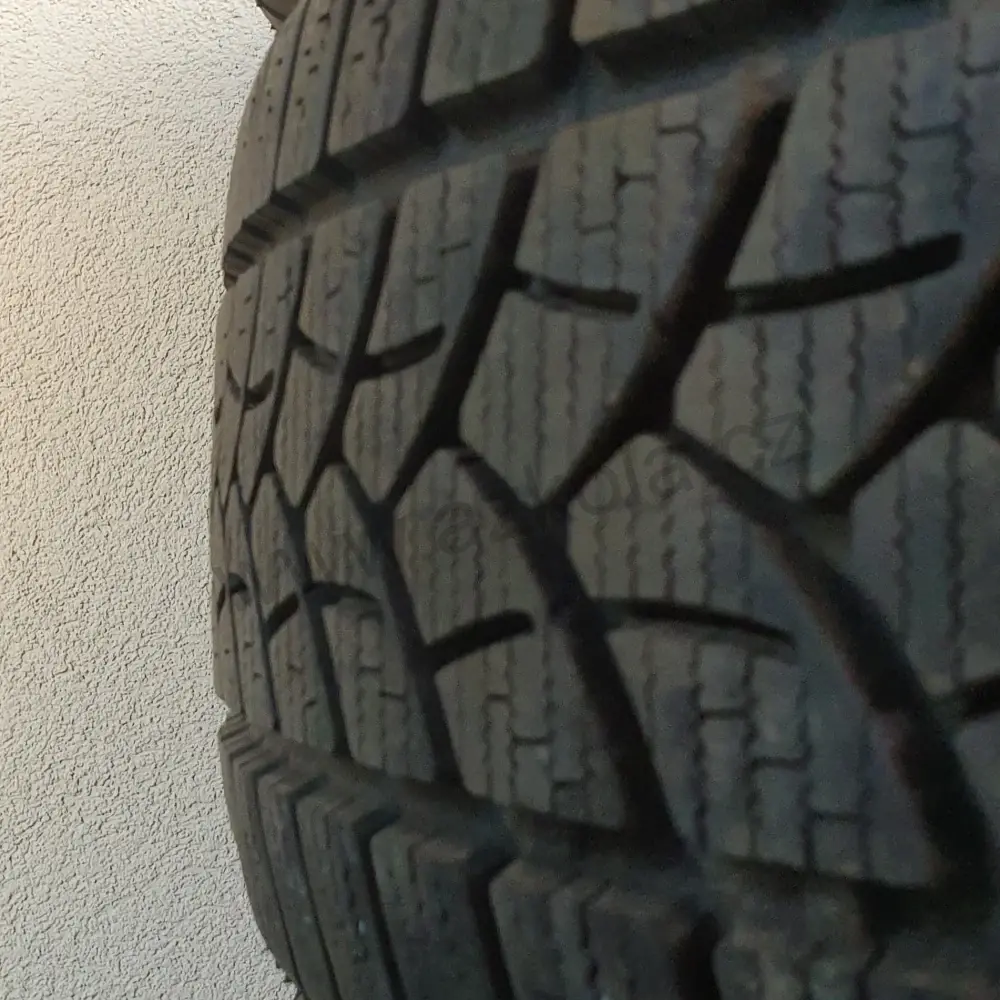 Zimní pneumatiky Firestone 215/70 R16 č. AP84
