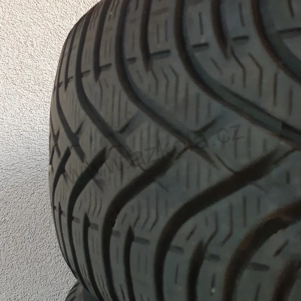 Zimní pneumatiky BFGoodrich 185/60 R15 č. AP57
