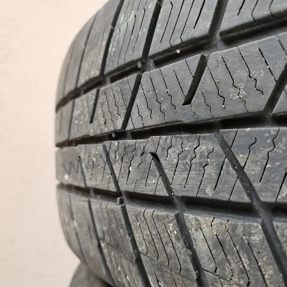 Zimní pneumatiky Barum 215/65 R16 č. AP05