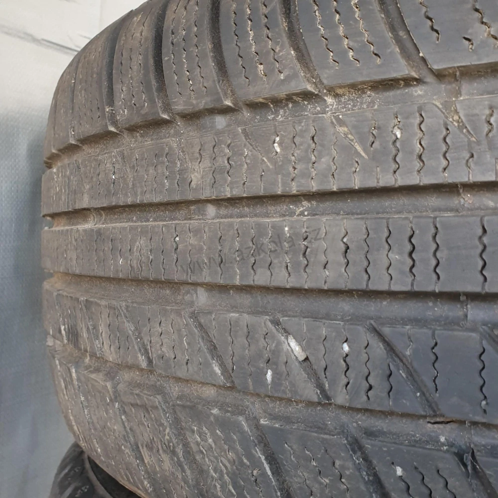 Zimní pneumatiky Tomket 205/55 R16 č. AP322
