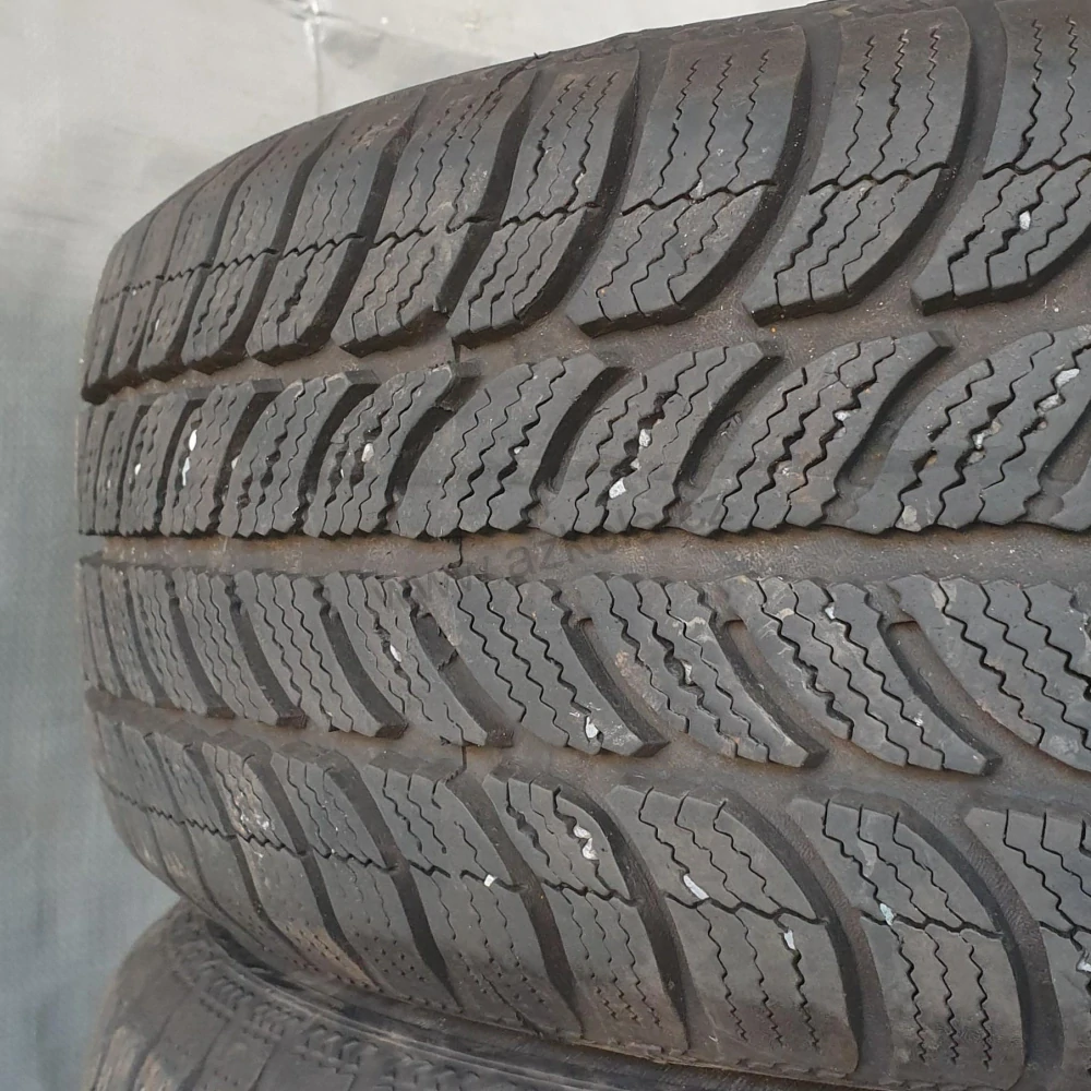 Zimní pneumatiky Sava 195/65 R15 č. AP336