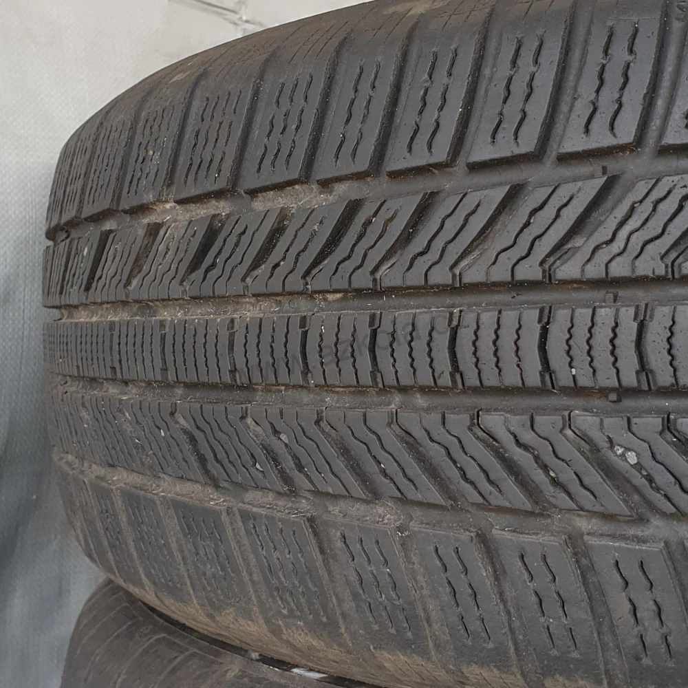 Zimní pneumatiky Continental 205/60 R16 č. AP387
