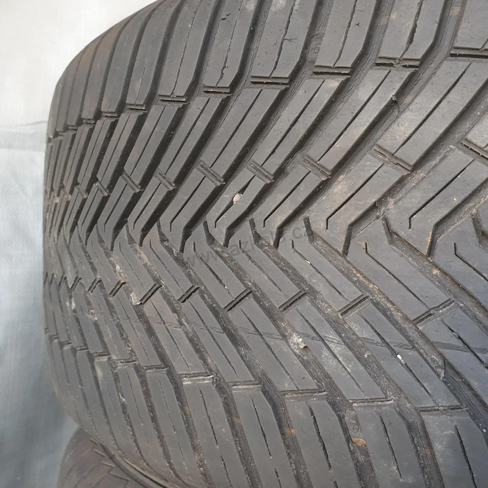 Celoroční pneu Continental 235/55 R17 č. AP385