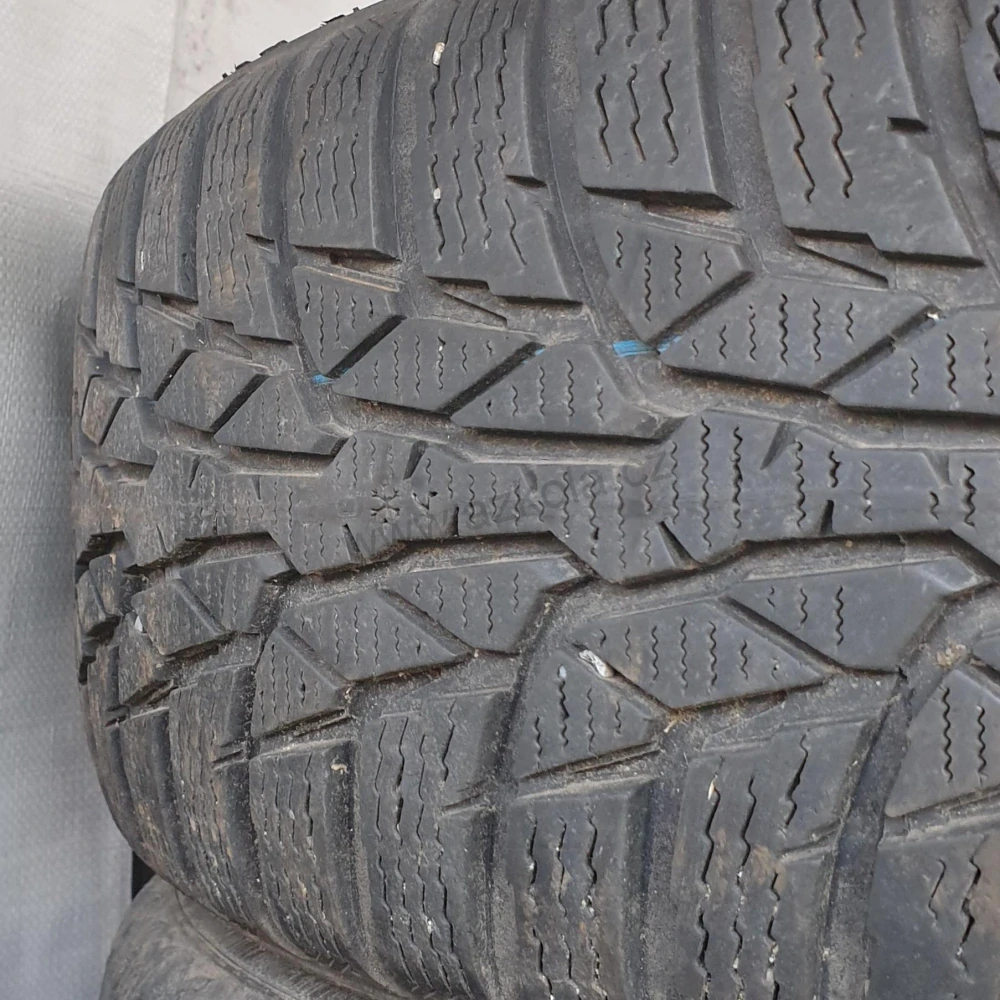 Zimní pneumatiky Nokian 185/60 R15 č. AP384