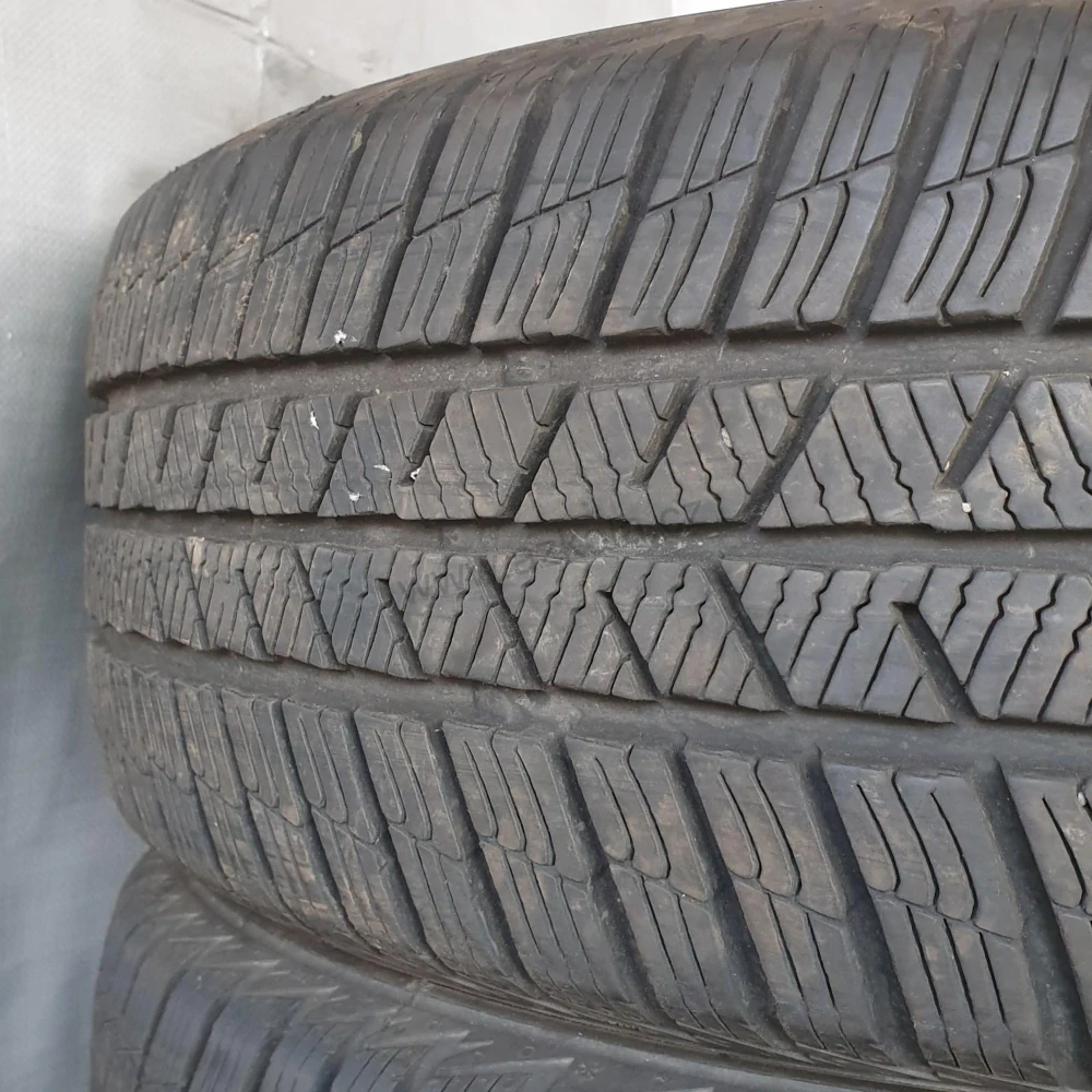 Zimní pneumatiky Barum 205/55 R16 č. AP382