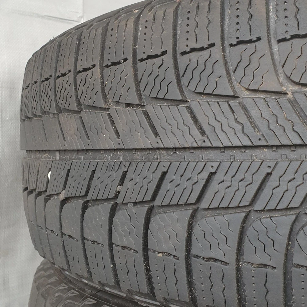 Zimní pneumatiky Michelin 215/60 R16 č. AP346