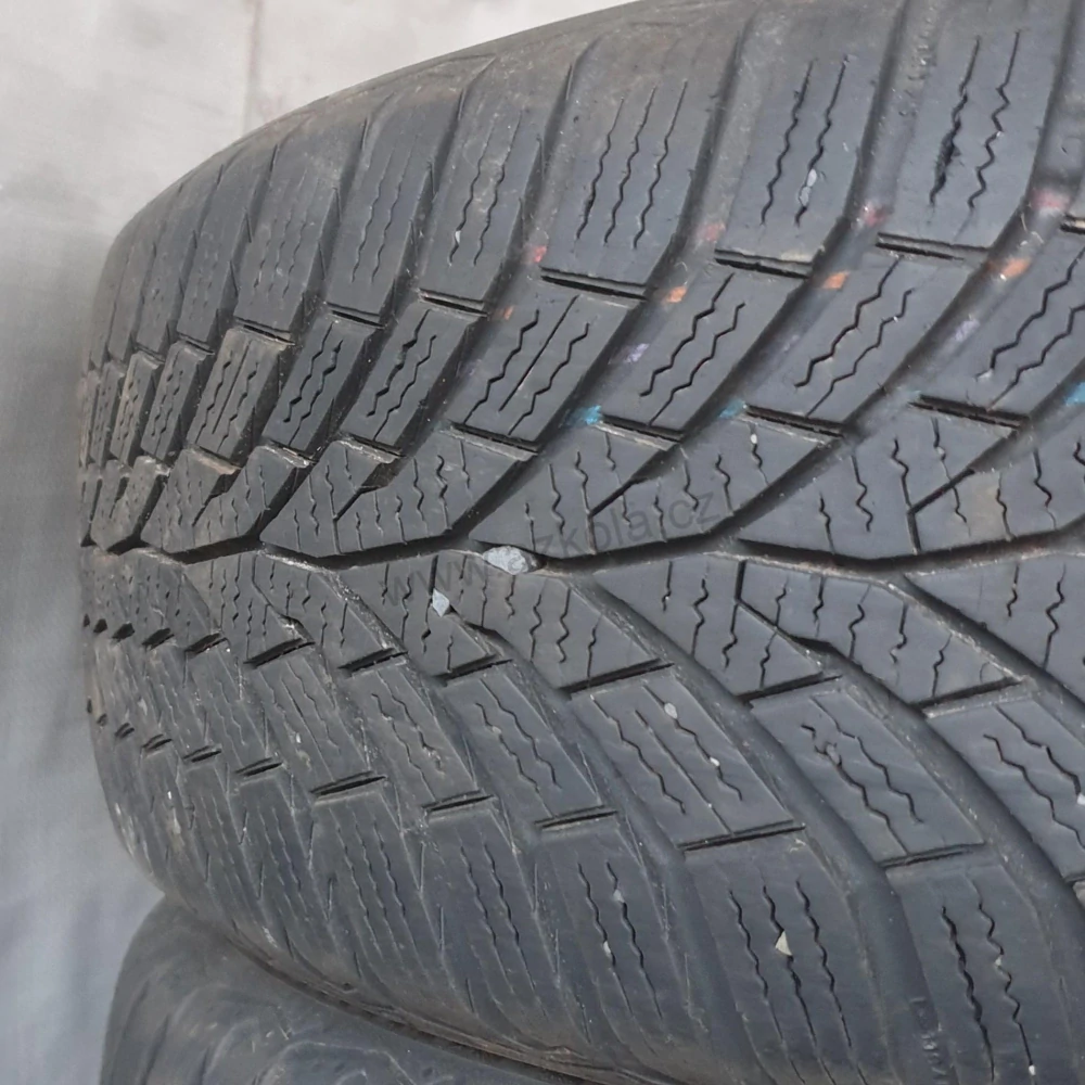 Zimní pneumatiky Continental 195/65 R15 č. AP352