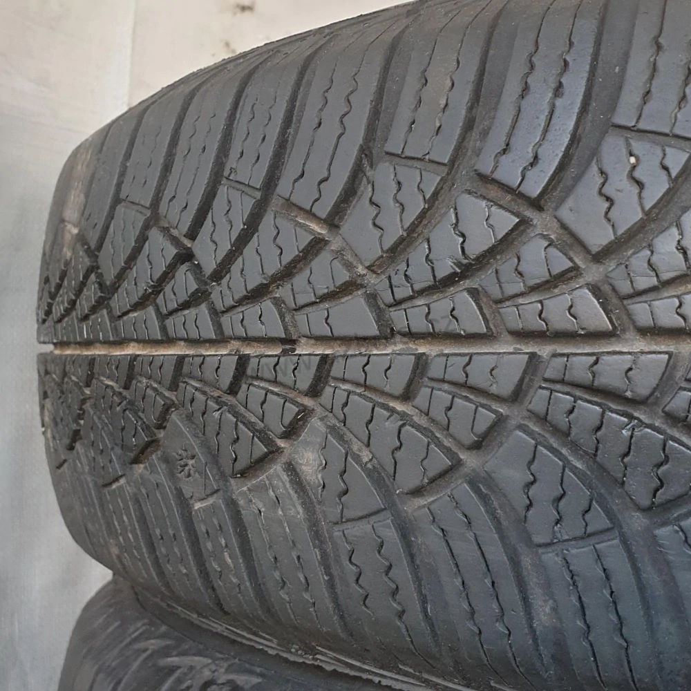 Zimní pneumatiky GoodYear 165/70 R14 č. AP357