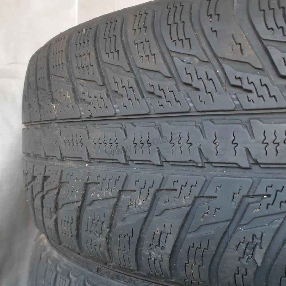 Zimní pneumatiky Nokian 225/60 R17 č. AP362