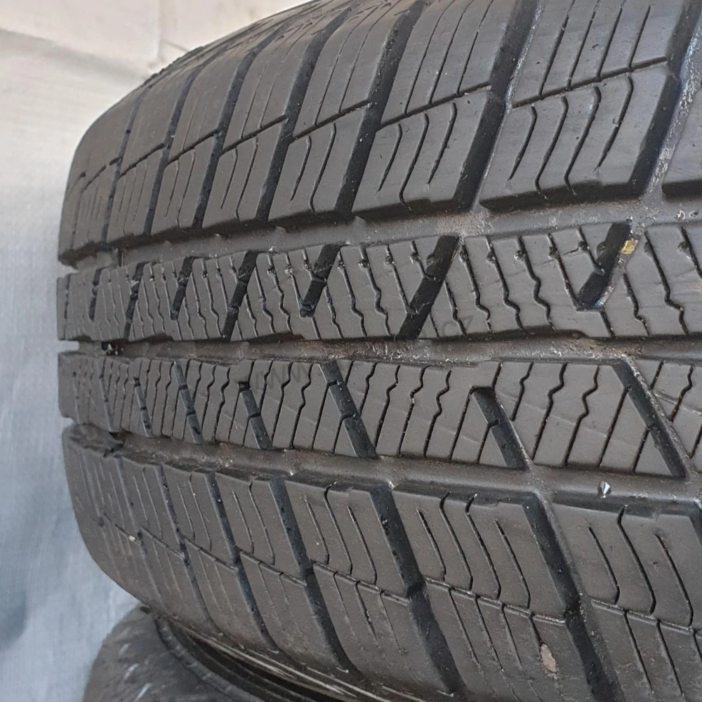 Zimní pneumatiky Barum 165/70 R14 č. AP373