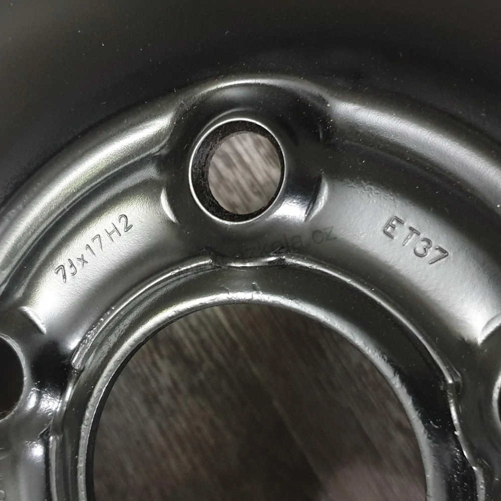 Disky Renault, Nissan 7Jx17 ET37 5x114x66 T8