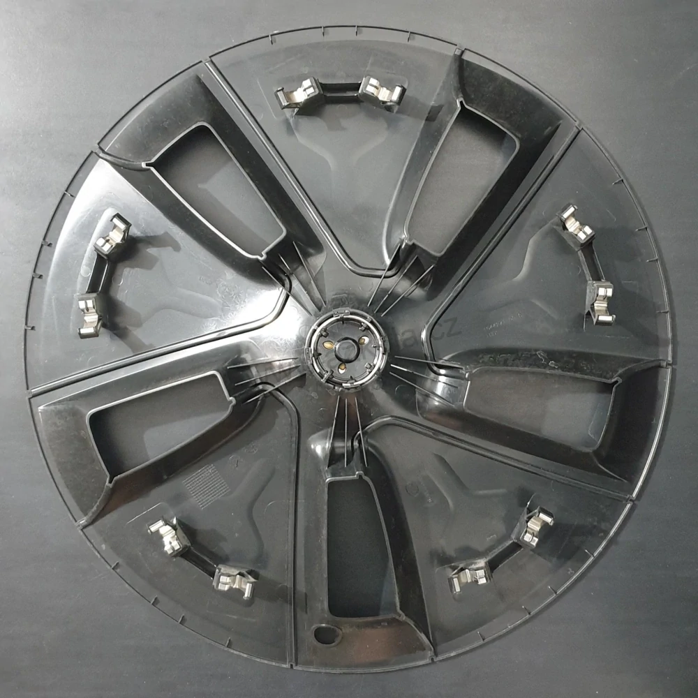 Originální poklice 18" Tesla 3