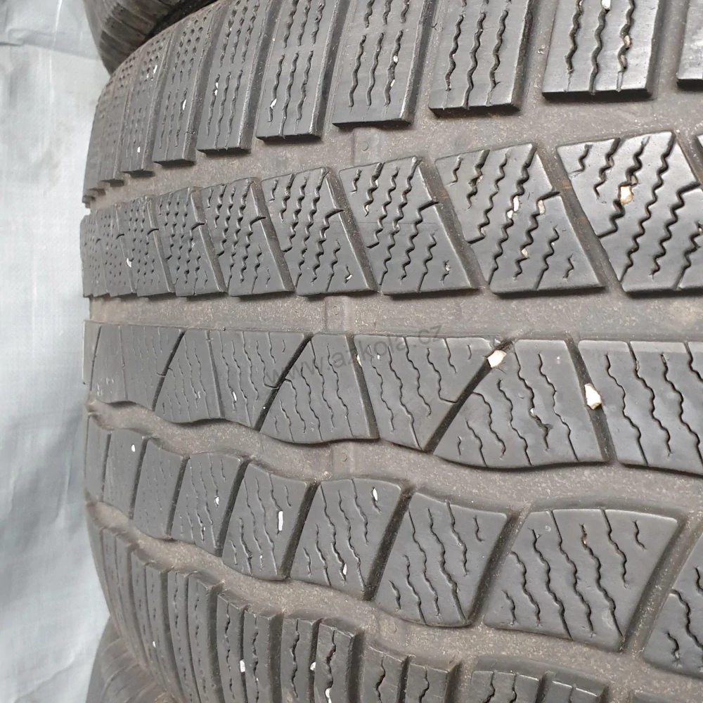 Zimní pneumatiky Continental 285/45 R20 č. AP445