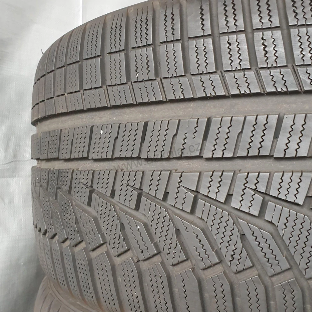 Zimní pneumatiky Hankook 275/35 R19 č. AP452