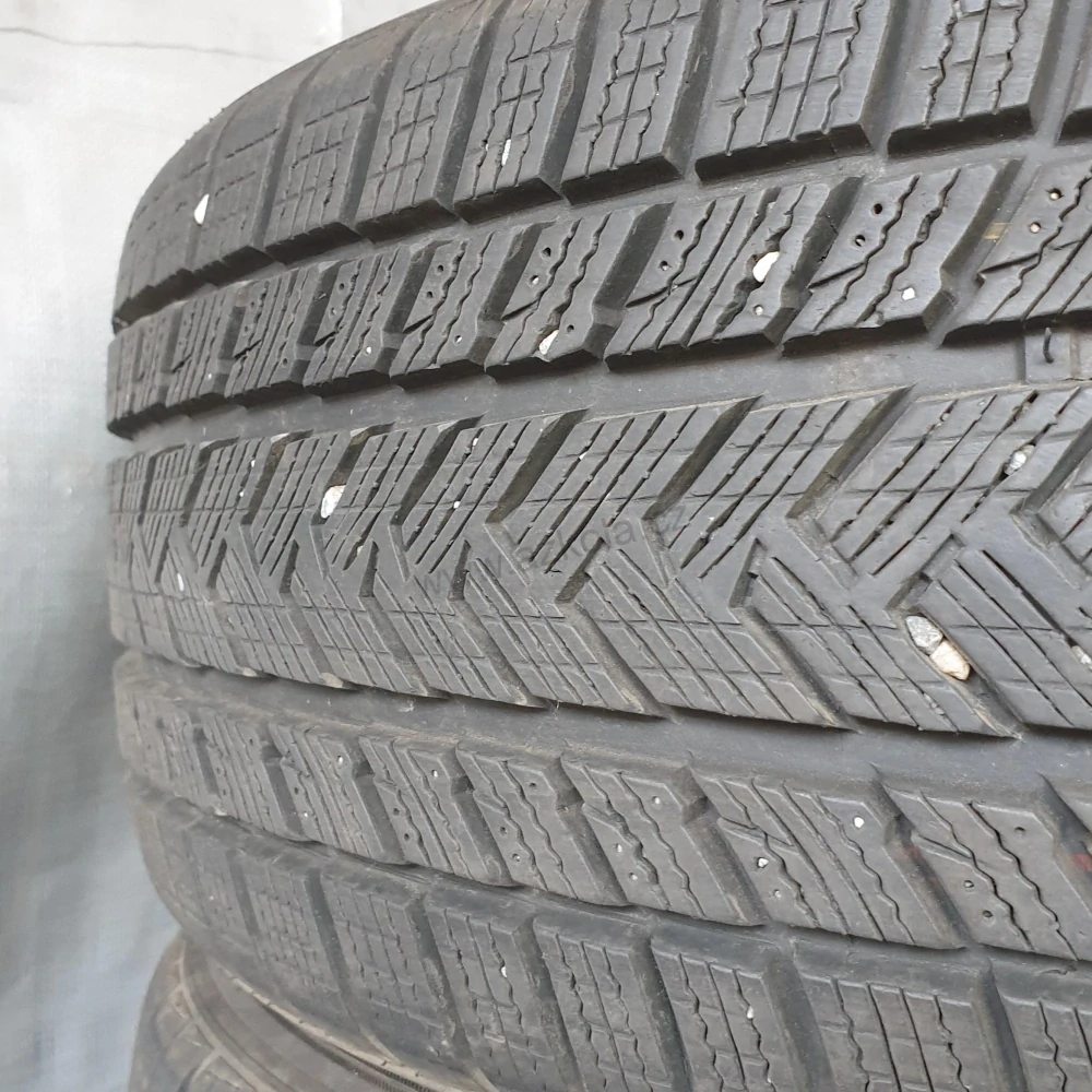 Zimní pneumatiky GripMax 205/45 R17 č. AP454