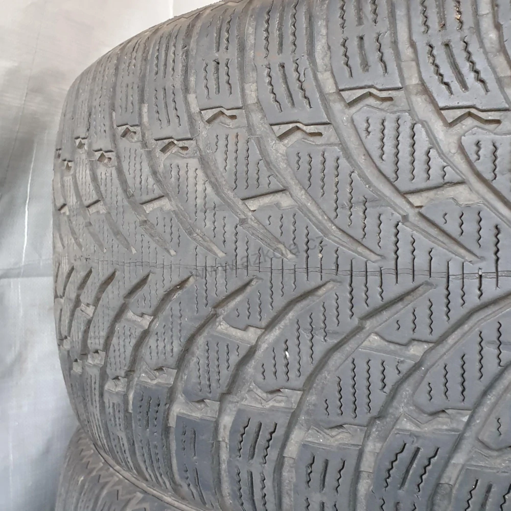 Zimní pneumatiky Nokian 255/45 R20 č. AP455