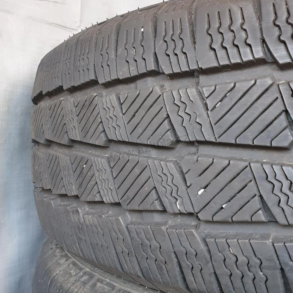 Zimní pneumatiky 215/65 R16C Hifly č. AP285