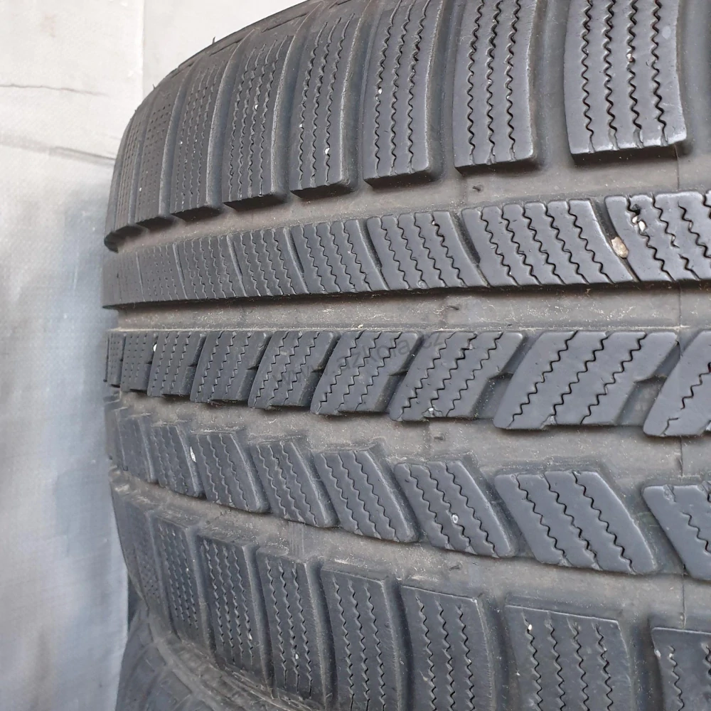 Zimní pneumatiky 215/40 R17 Nexen č. AP461