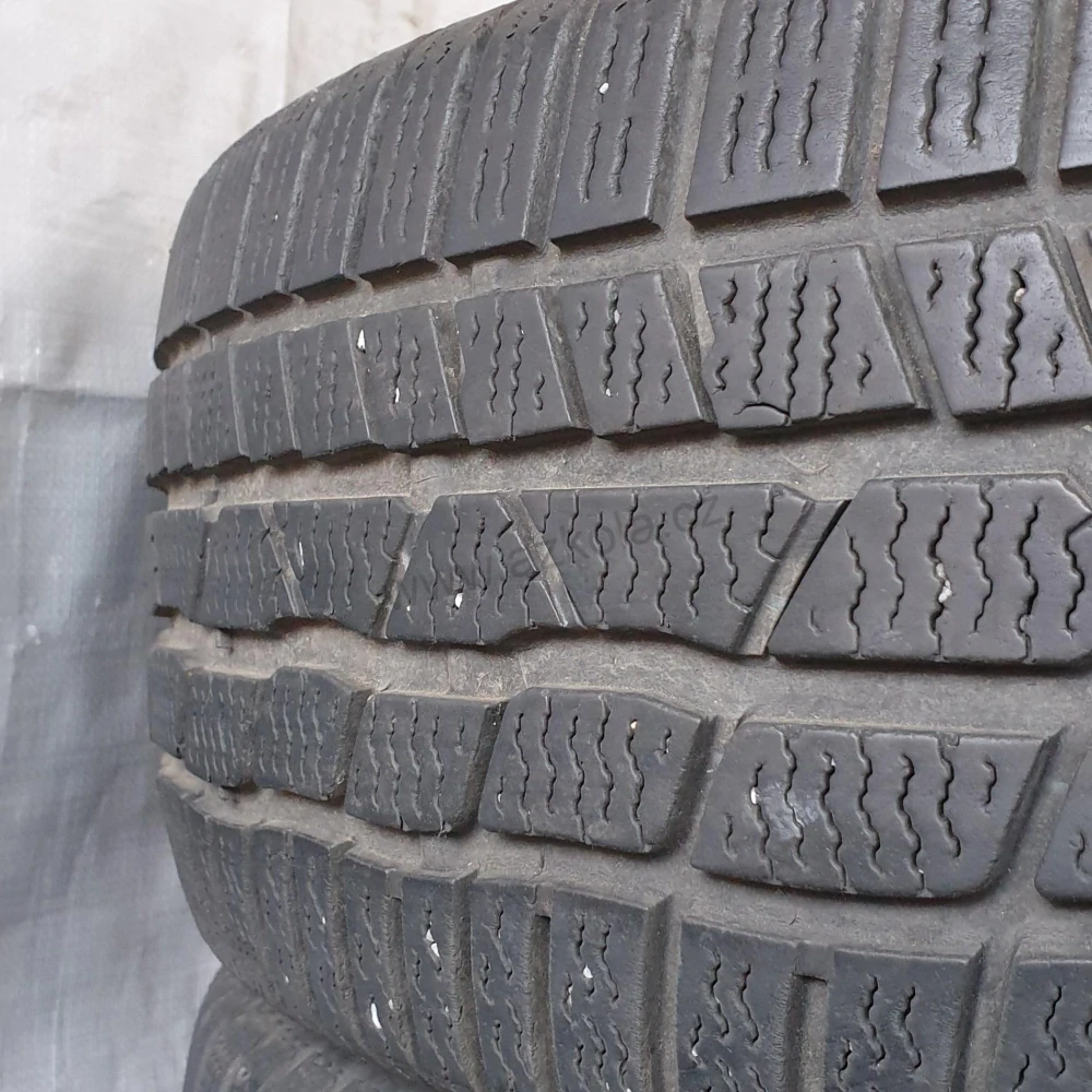 Zimní pneumatiky 215/60 R16 Continental č. AP467