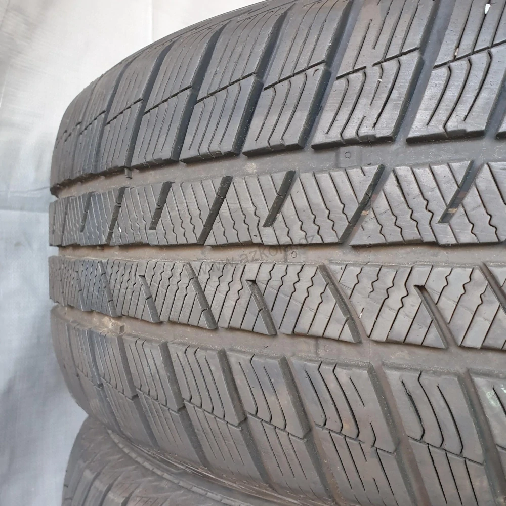 Zimní pneumatiky 235/55 R18 Barum č. AP473