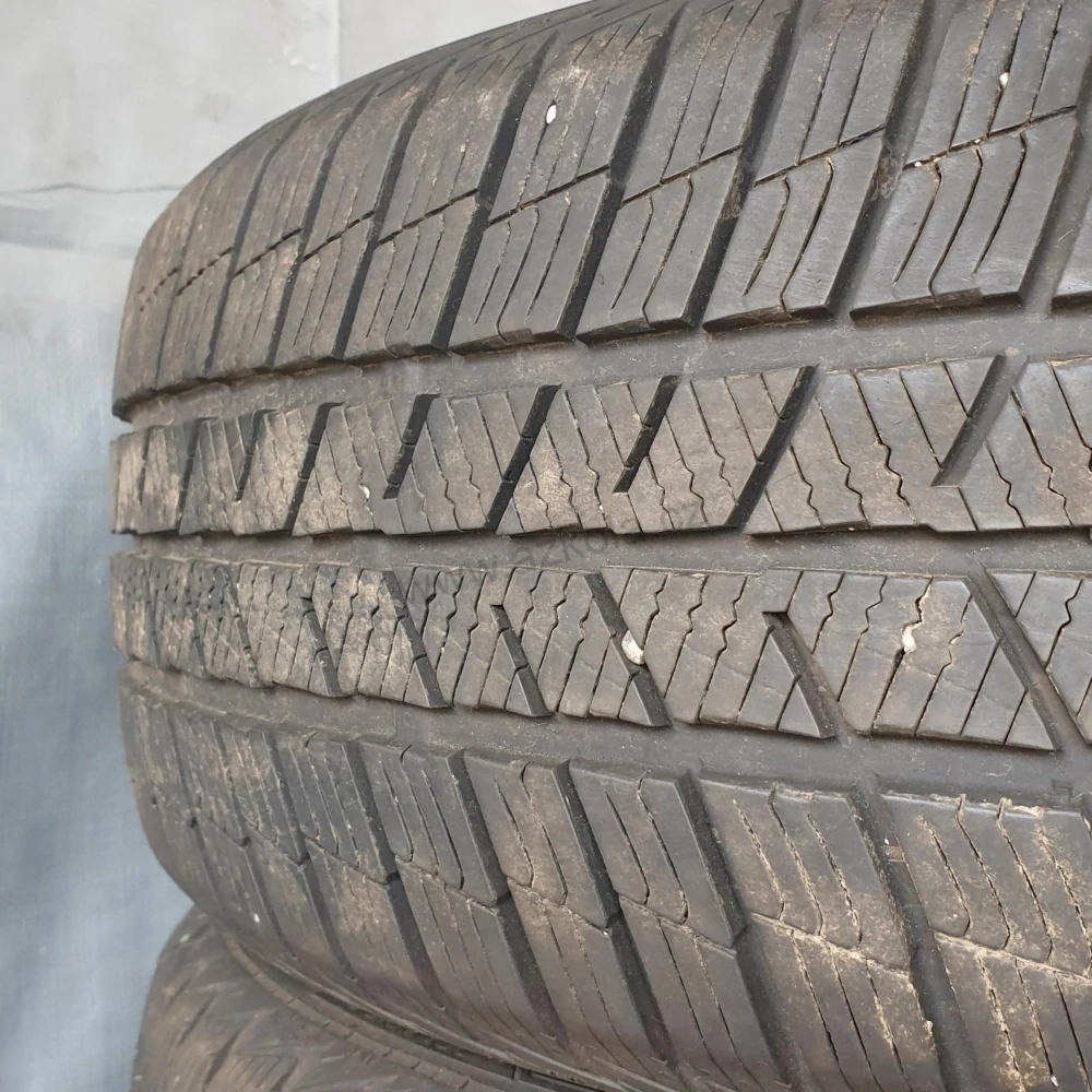 Zimní pneumatiky 215/60 R17 Barum č. AP485