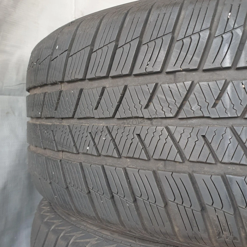 Zimní pneumatiky 235/55 R18 Barum č. AP488