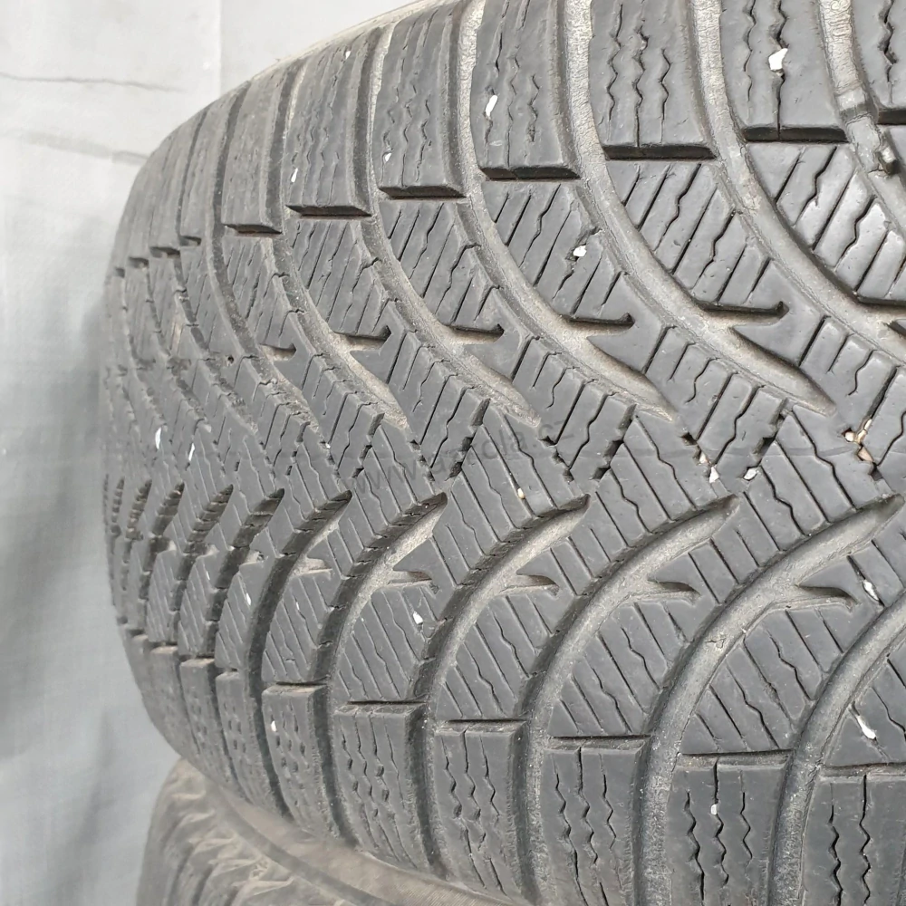 Zimní pneumatiky 215/55 R16 Michelin č. AP524