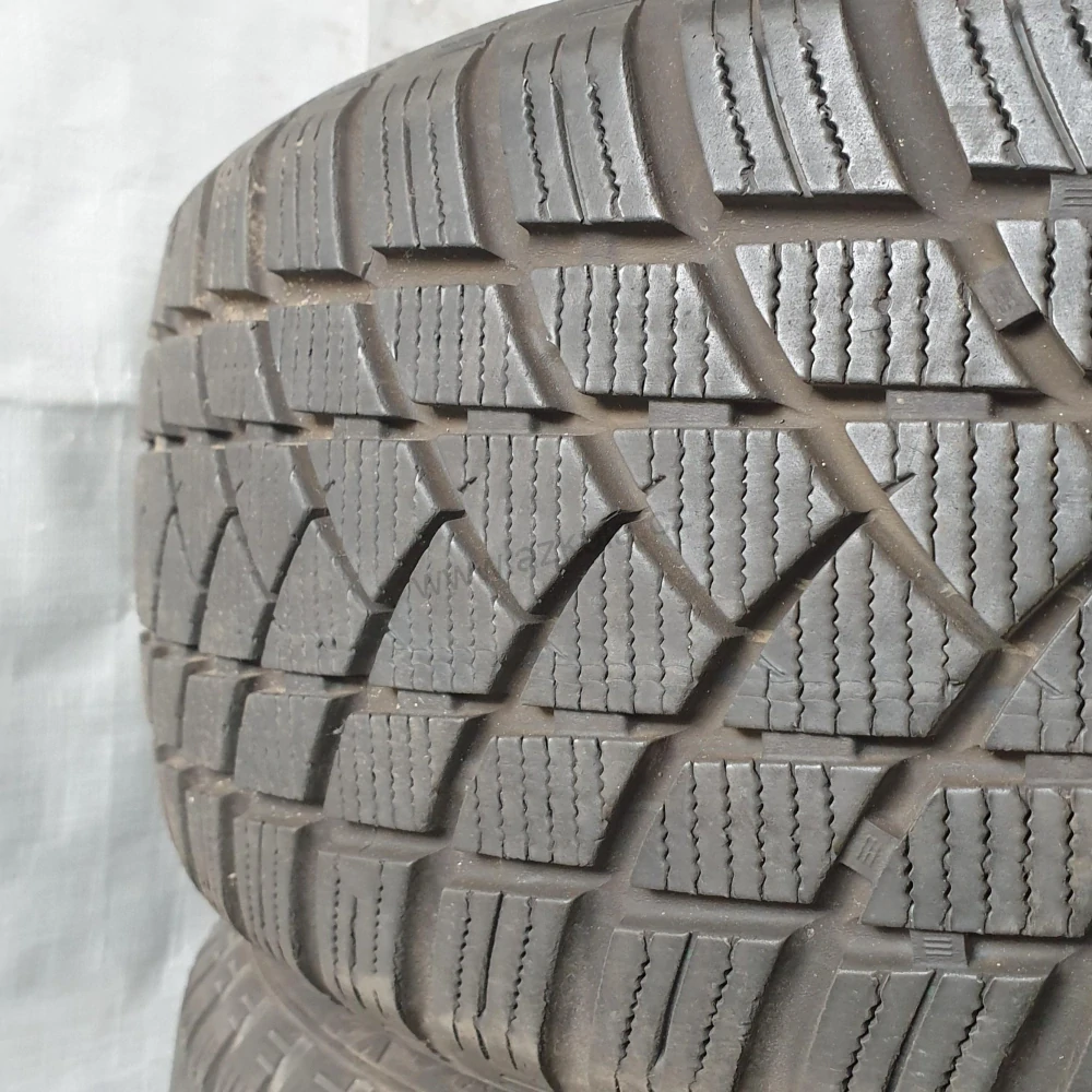 Zimní pneumatiky 215/60 R16 Continental č. AP526