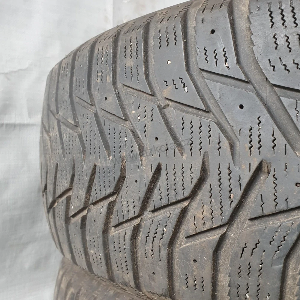 Zimní pneumatiky 225/60 R18 Sailun č. AP532