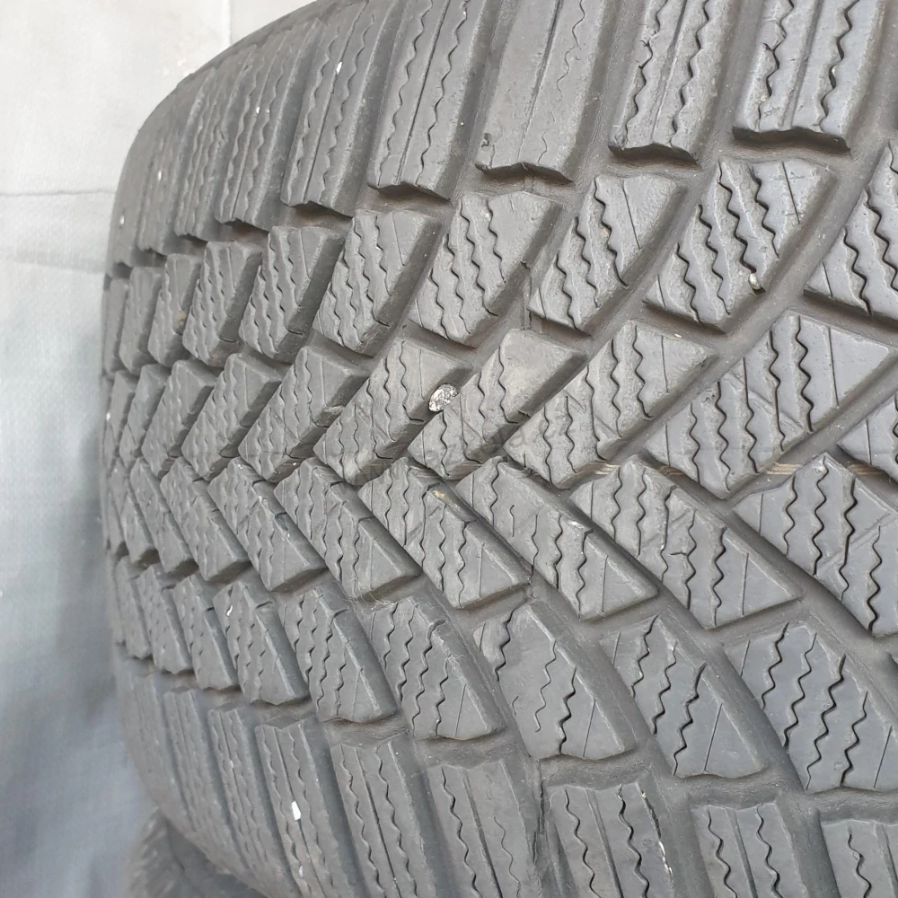 Zimní pneumatiky 225/40 R18 Bridgestone č. AP552