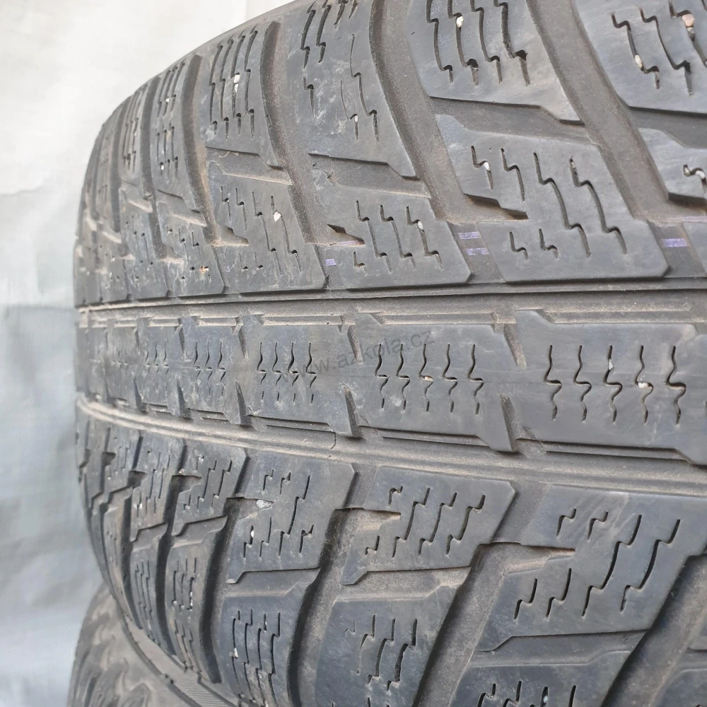 Zimní pneumatiky 225/60 R17 Nokian č. AP560