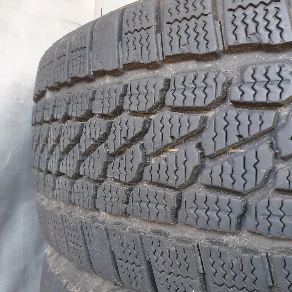 Zimní pneumatiky 215/65 R16C Firestone č. AP570