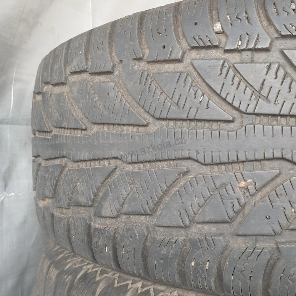 Zimní pneumatiky 255/70 R16 Cooper č. AP582