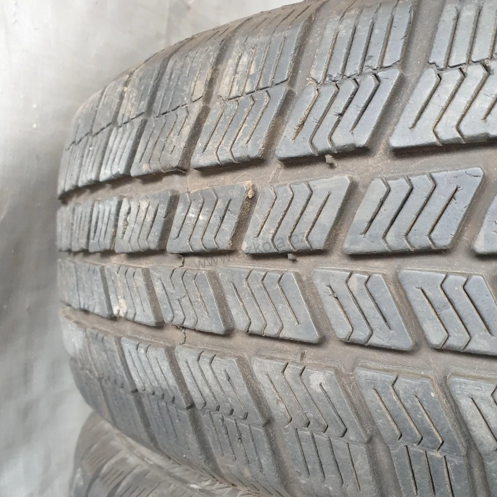 Zimní pneumatiky 185/60 R15 Barum č. AP598