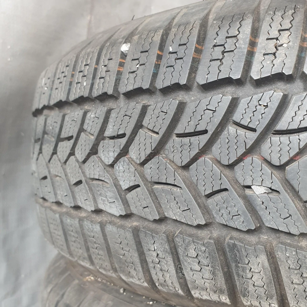 Zimní pneumatiky 185/65 R15 Firestone č. AP599