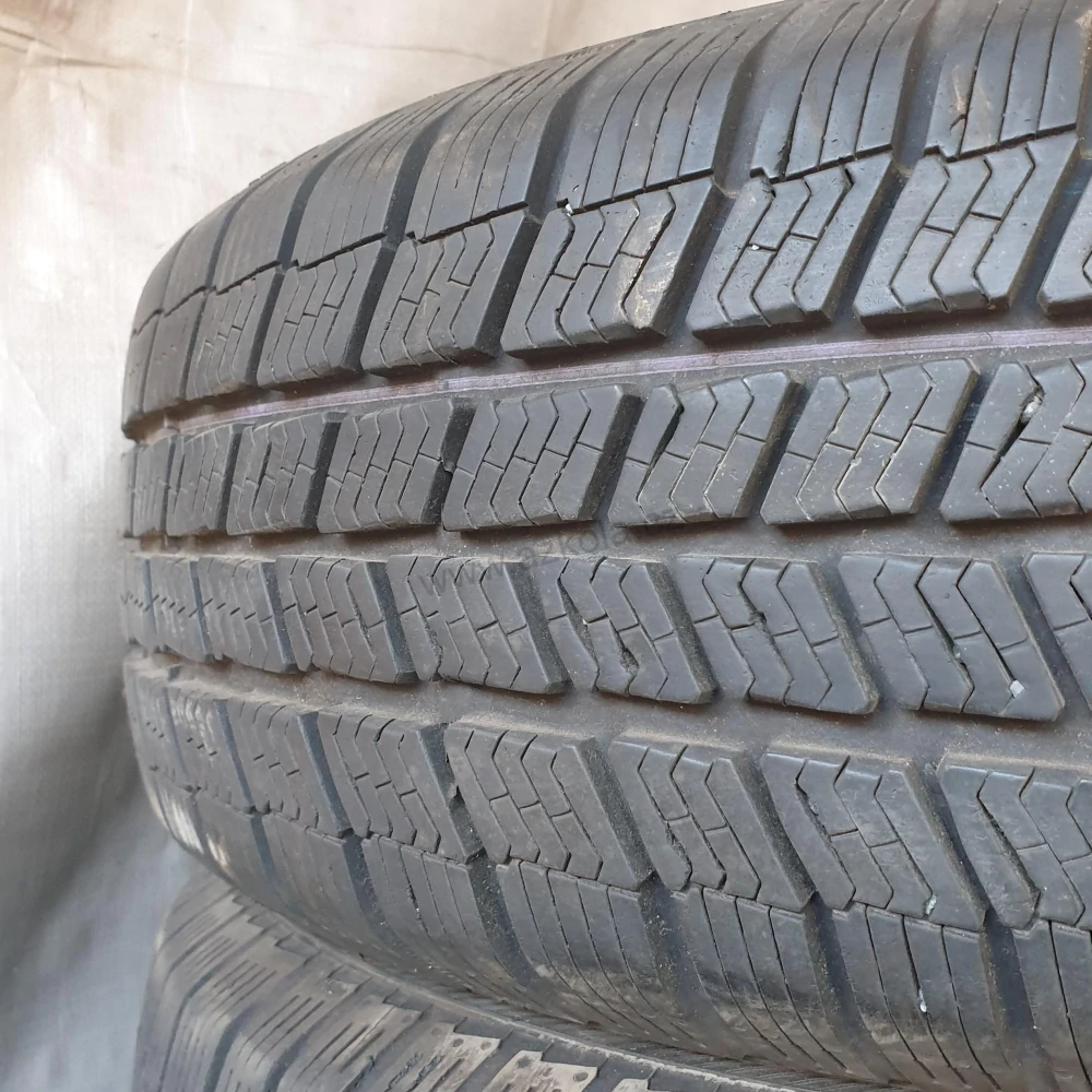 Zimní pneumatiky 195/65 R15 Barum č. AP606